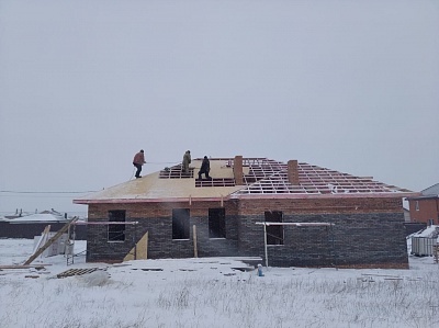 Строительство дома в п.Озёрный подходит к завершению.